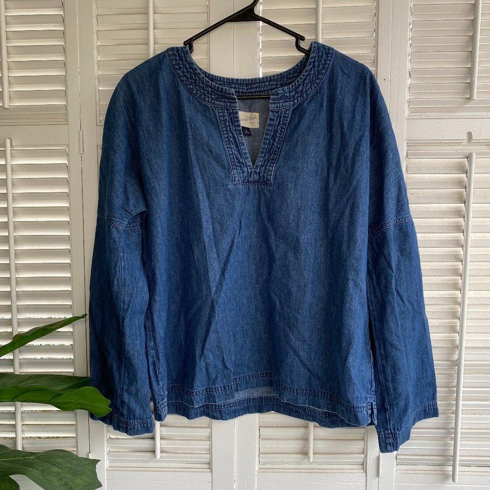 Universal Thread Women Long Sleeve Denim Top Size M pullover v neck